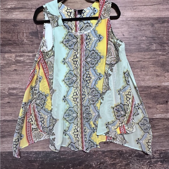 New Directions Multicolored Asymmetrical Tank Top with Rounded Neckline - Picture 1 of 4